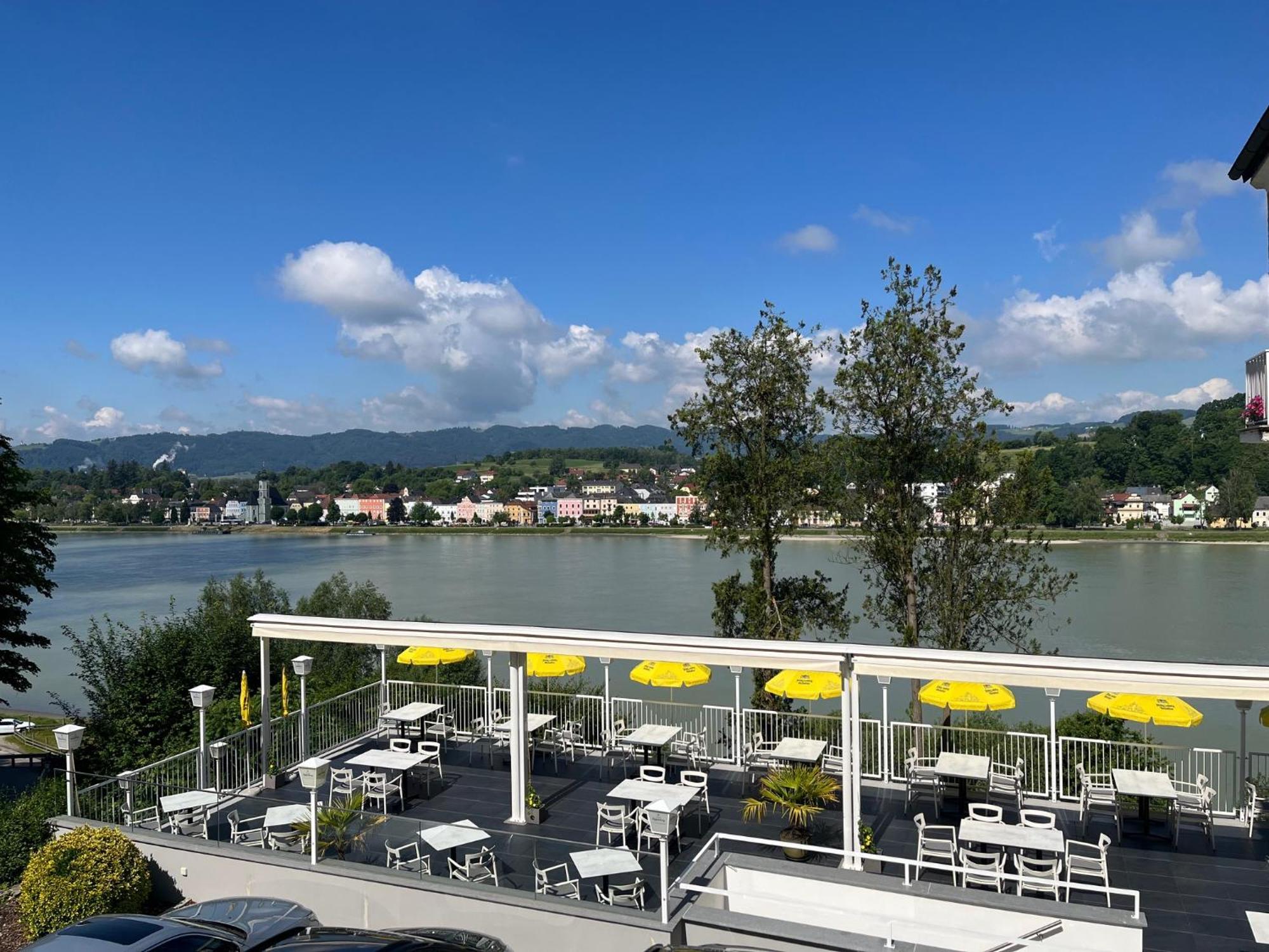 Hotel-Restaurant Faustschloessl Feldkirchen an der Donau Extérieur photo